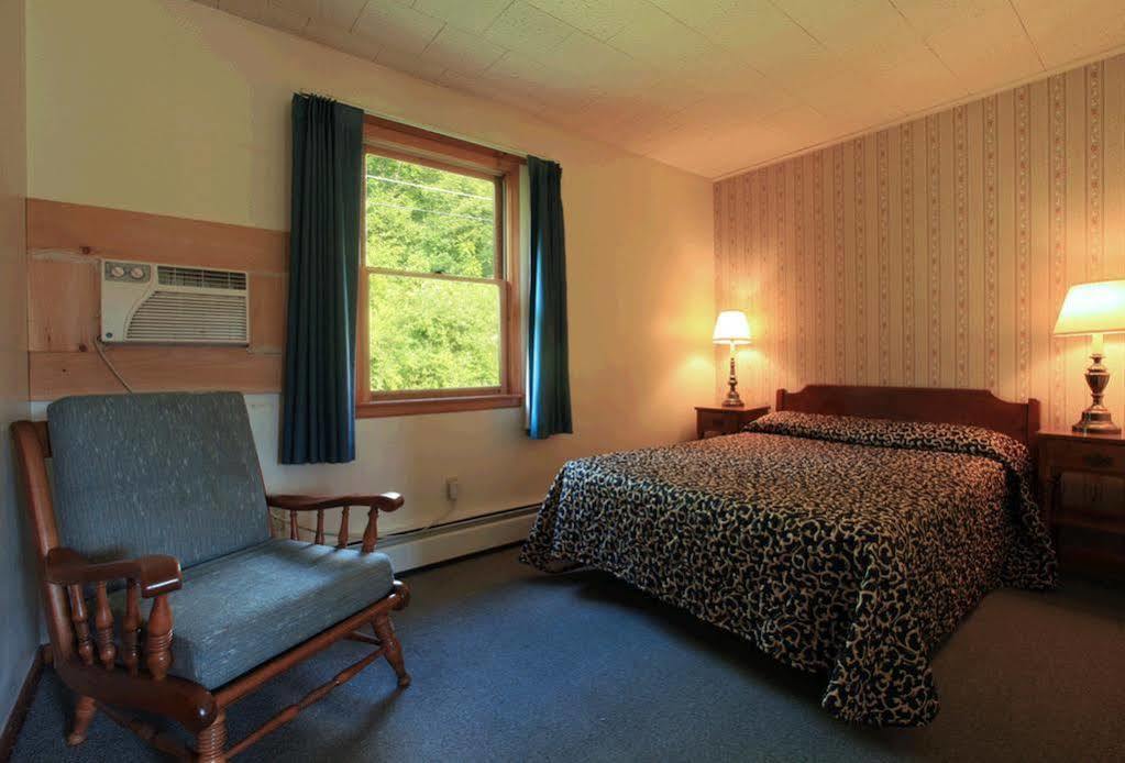 Ladd Brook Inn Pownal Ruang foto
