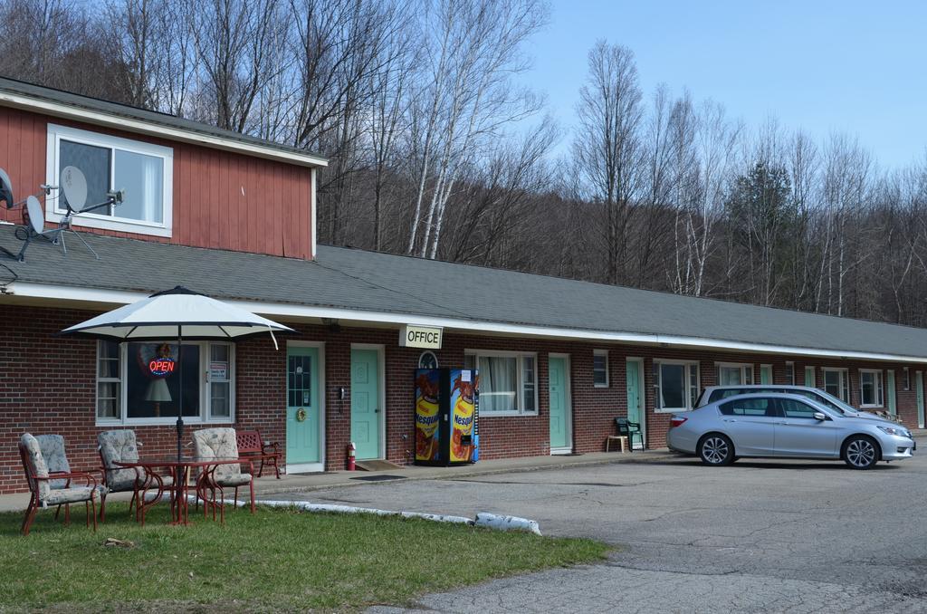 Ladd Brook Inn Pownal Bagian luar foto